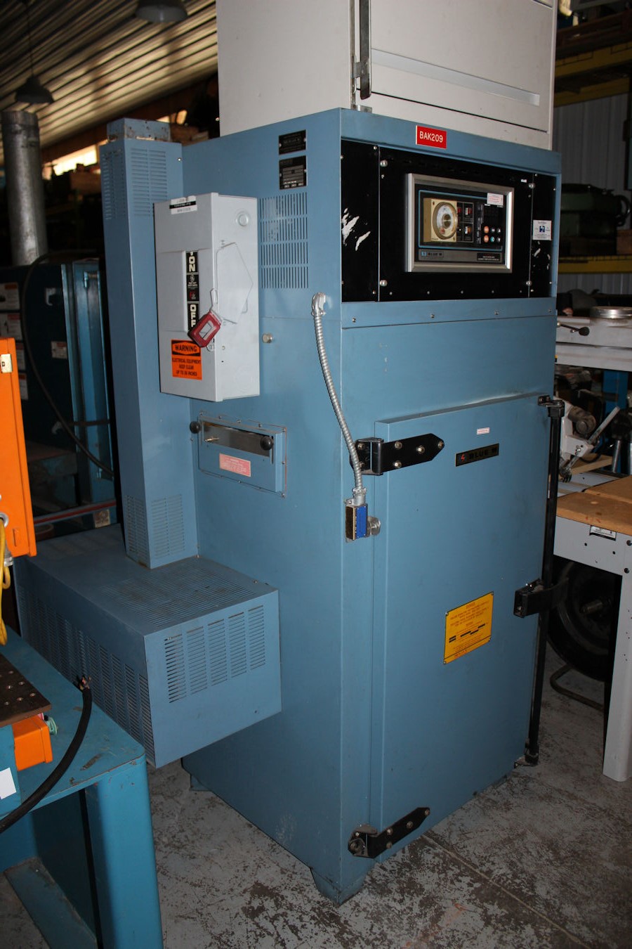 Blue M 600°F Oven